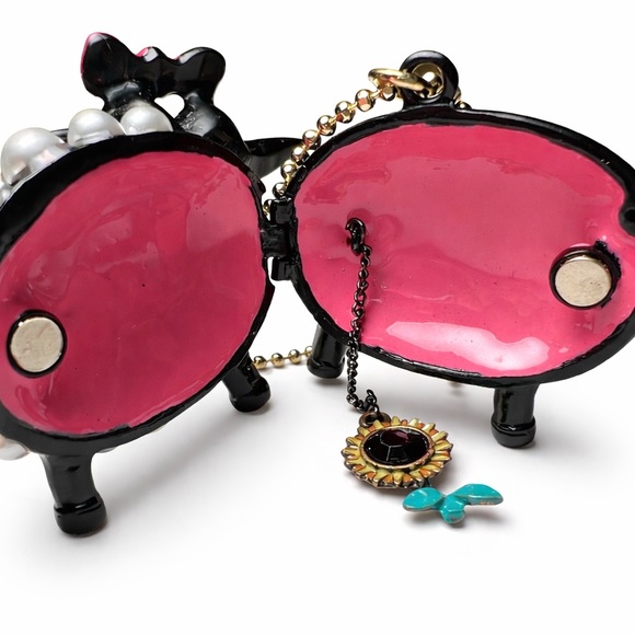 Betsey Johnson Black Pearl Sheep Locket Pendant Gold and Silver Charm Necklace - Picture 2 of 6
